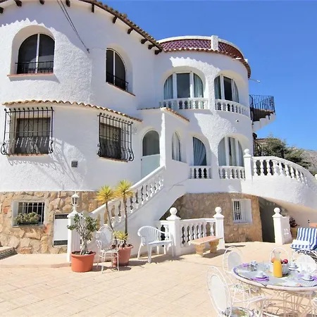 Villaguila Villa *