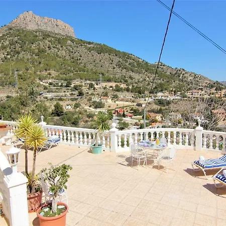 Villaguila Villa *
